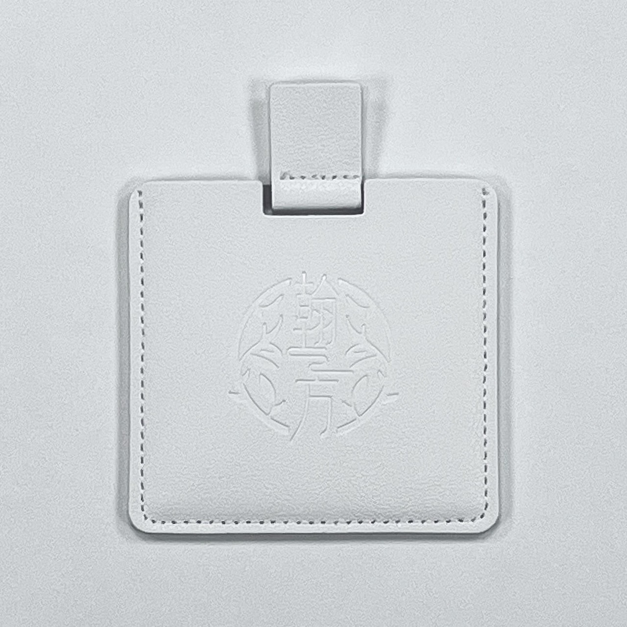 (贈品) 皮革隨身鏡-珍珠白(*皮套為人造皮革,如有異味屬正常,置於通風處1-2天即消除,完美主義者可改選其他贈品) 