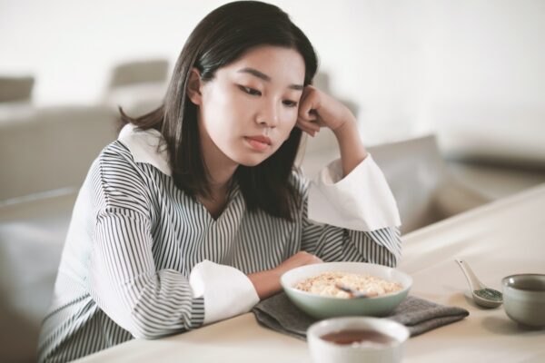 睡眠不足可能會引起情緒波動，使人憂鬱（圖片／網路）