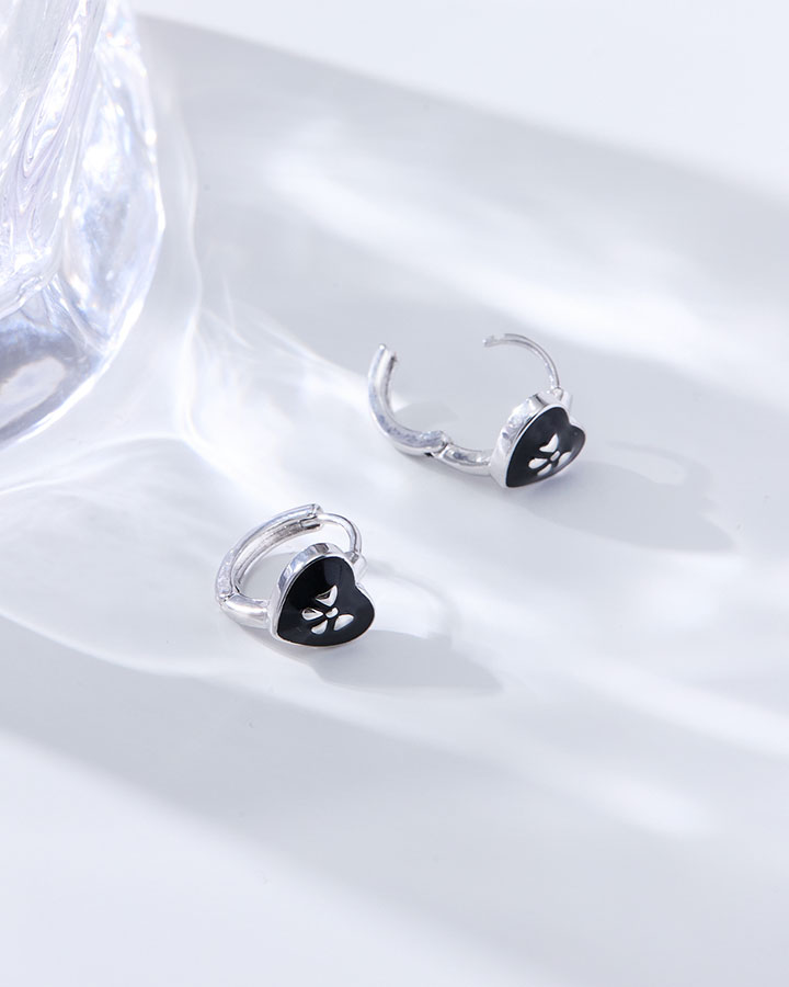 午夜心結｜免後扣．耳環 - 黑色, 耳針 最強新品｜首批限量|0516．Smiling for you|全館商品|耳環｜Earring|耳環｜免後扣|搭配指南|中性款看這裡