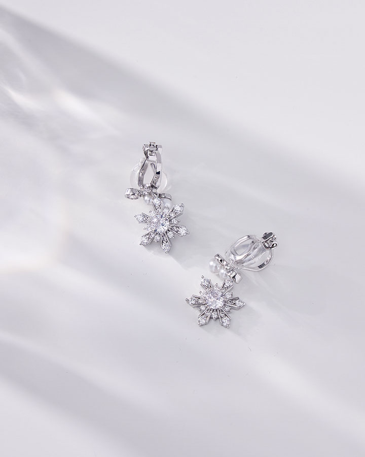 阿讓特伊的雪｜耳環 - 銀色, 耳夾 最強新品｜首批限量|1120．Merry Xmas!|全館商品|耳環｜Earring|耳環｜耳針|耳環｜耳夾|搭配指南|他看妳的第二眼